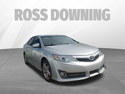 Used 2012 Toyota Camry SE image 3