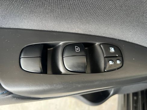 Used 2018 Nissan Sentra SR FWD image 40