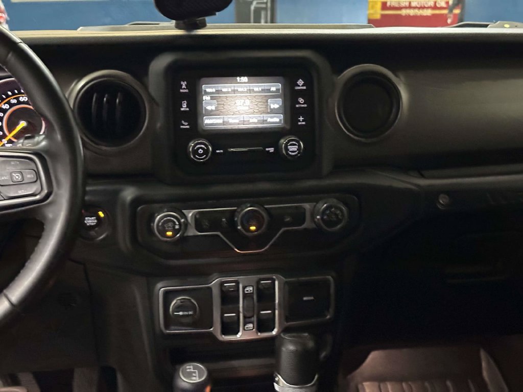 Used 2018 Jeep Wrangler Unlimited Sport S AWD/4WD image 21
