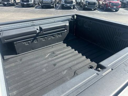 Used 2024 Nissan Titan Platinum Reserve w/ Moonroof Package AWD/4WD image 8