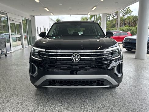 New 2026 Volkswagen Atlas Peak Edition AWD/4WD image 2