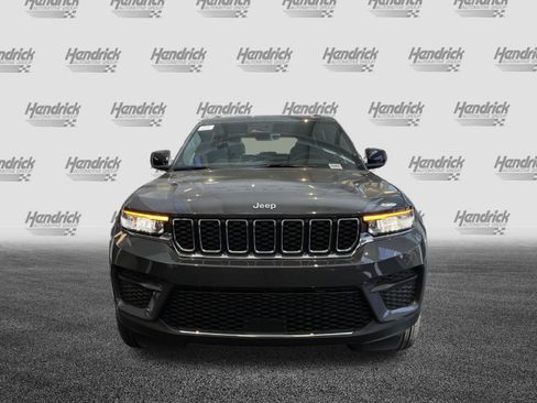 Certified 2025 Jeep Grand Cherokee Laredo X w/ Luxury Tech Group I RWD image 3