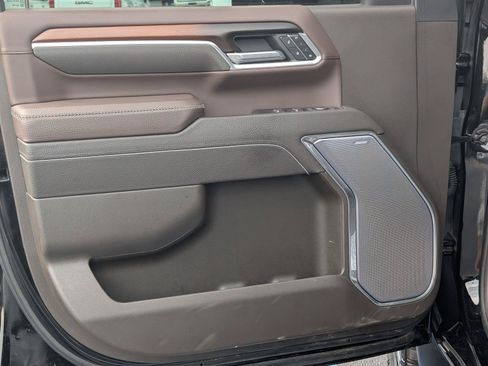 Used 2025 GMC Sierra 2500 Denali w/ Denali Reserve Package AWD/4WD image 14