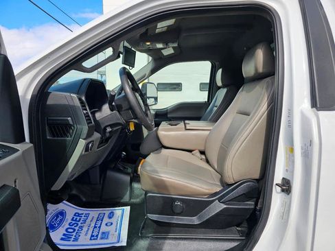 Used 2019 Ford F550 4x4 Regular Cab Super Duty image 8