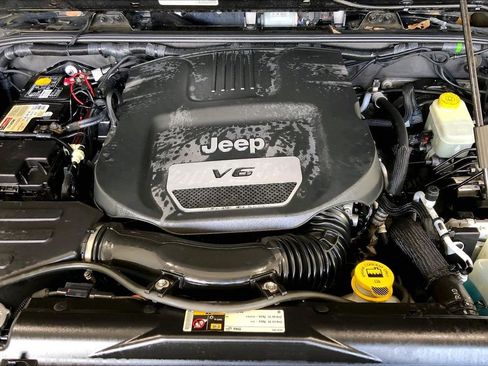 Used 2015 Jeep Wrangler Unlimited Sport image 8