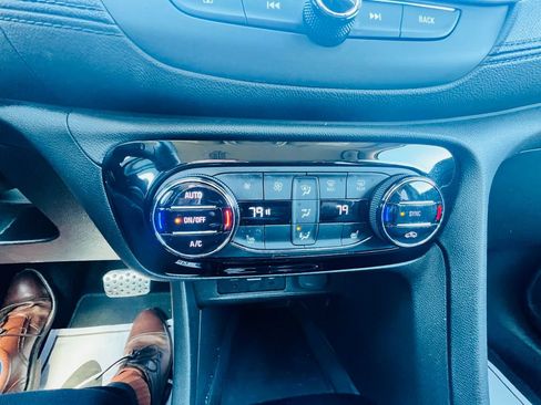 Used 2023 Buick Encore GX Select w/ Sport Touring Package image 29