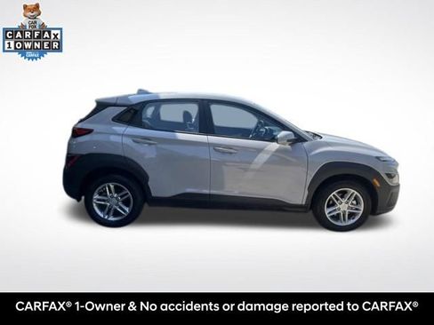 Used 2022 Hyundai Kona SE FWD image 2