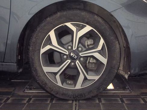 Used 2020 Kia Forte LXS FWD image 26