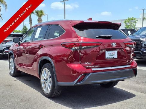 Used 2023 Toyota Highlander Limited FWD image 5
