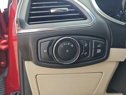 Used 2019 Ford Edge Titanium w/ Class II Trailer Tow Package image 25