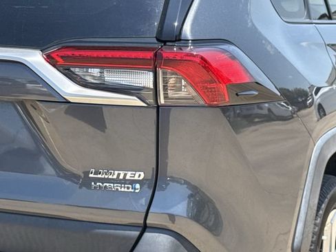 Used 2020 Toyota RAV4 Limited AWD/4WD image 7