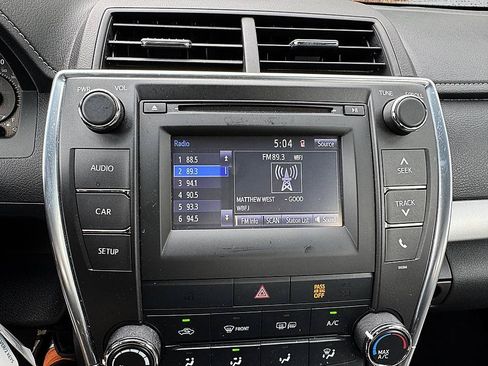 Used 2015 Toyota Camry SE FWD image 15