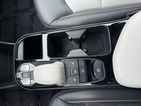 Used 2020 Hyundai Ioniq Limited image 23