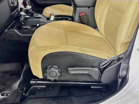 Used 2022 Jeep Wrangler Unlimited Sport AWD/4WD image 17