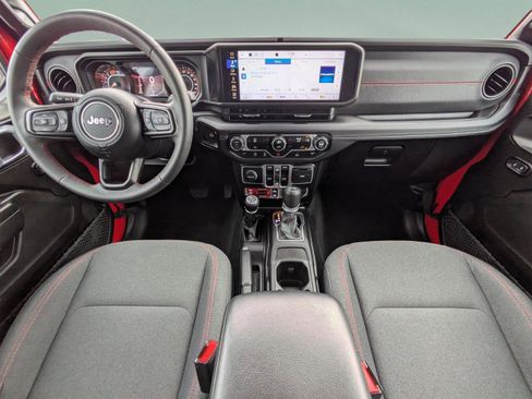 Used 2025 Jeep Wrangler Unlimited Rubicon image 28