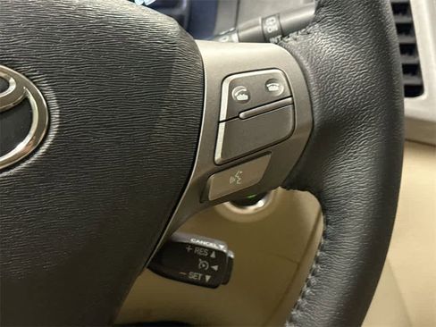 Used 2012 Toyota Venza XLE image 27