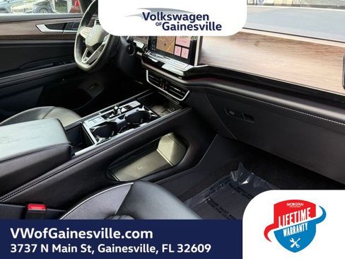 Certified 2024 Volkswagen Atlas SEL Premium R-Line AWD/4WD image 11