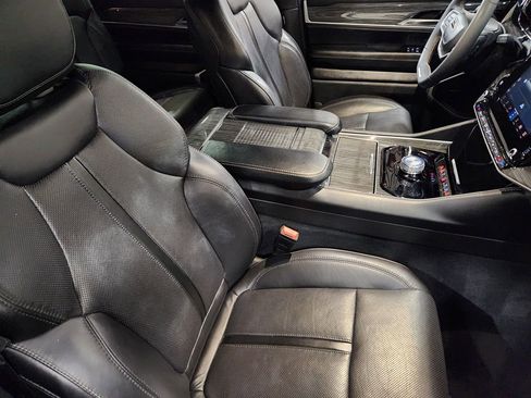 Used 2022 Jeep Wagoneer Series II w/ Premium Group I image 34