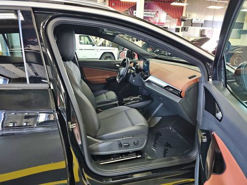 Used 2022 Volkswagen ID.4 Pro S w/ Gradient Package RWD image 13