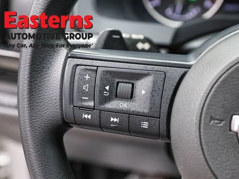 Used 2023 Nissan Pathfinder S AWD/4WD image 14
