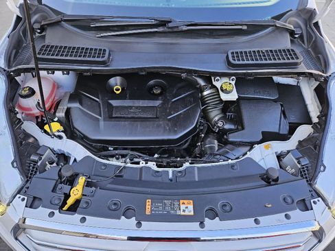 Used 2019 Ford Escape Titanium image 9