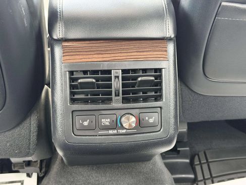 Used 2013 Toyota Avalon Limited FWD image 13