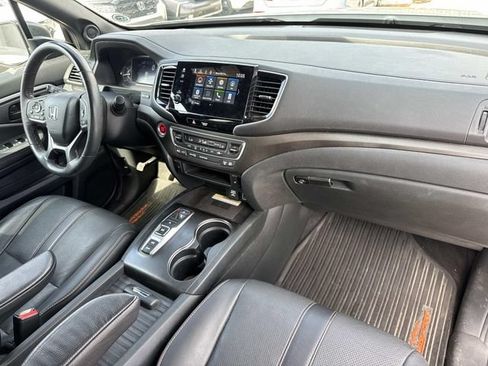 Used 2023 Honda Passport TrailSport image 12
