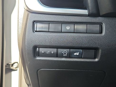 Used 2023 Nissan Rogue SL w/ SL Premium Package FWD image 17