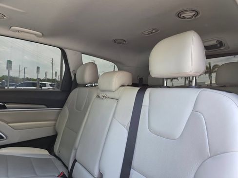 Used 2020 Kia Telluride S w/ S 8 Passenger Seating Package FWD image 24