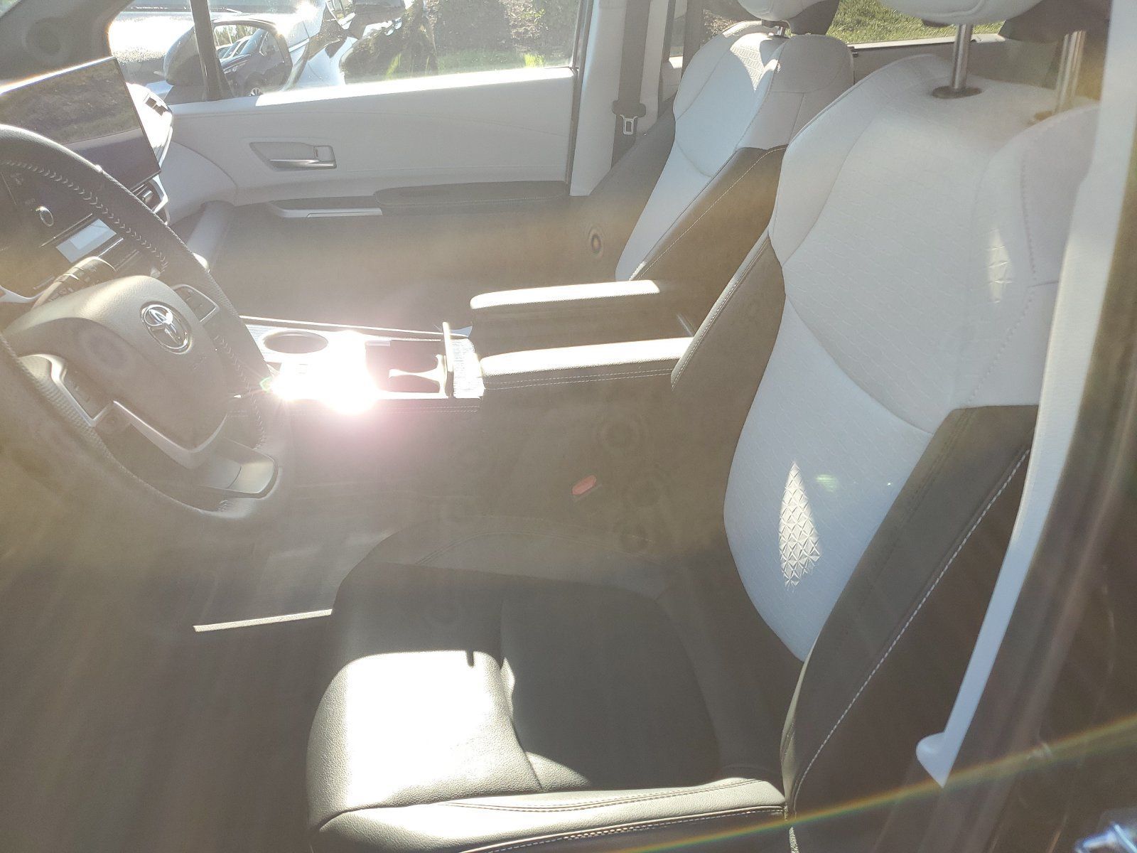 Certified 2025 Toyota Sienna XSE w/ XSE Plus Package AWD/4WD image 17