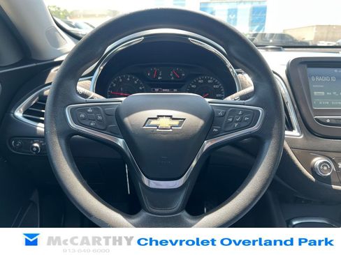 Used 2018 Chevrolet Malibu LT FWD image 11