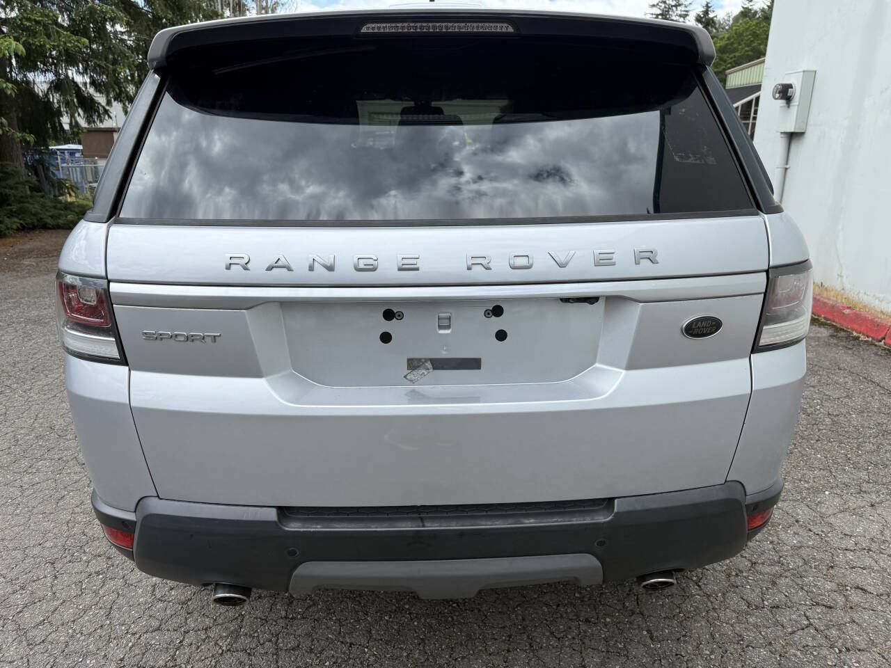 Used 2016 Land Rover Range Rover Sport SE AWD/4WD image 4