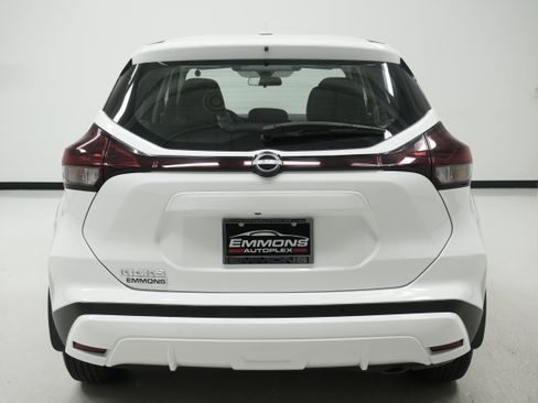 Used 2024 Nissan Kicks S FWD image 5