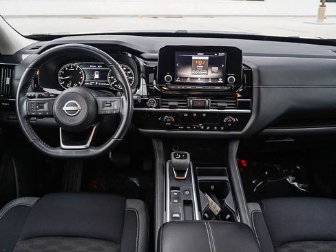 Used 2024 Nissan Pathfinder SV w/ SV Premium Package image 13