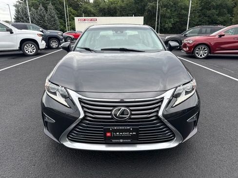 Used 2017 Lexus ES 350 w/ Premium Package FWD image 4