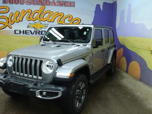 Used 2020 Jeep Wrangler Unlimited Sahara w/ Uconnect 4C Nav & Sound Group AWD/4WD image 7