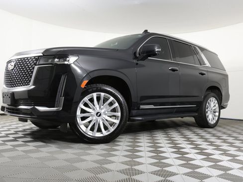 Used 2023 Cadillac Escalade Luxury image 1