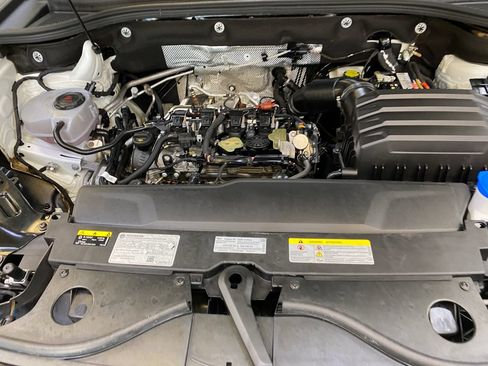Used 2025 Volkswagen Atlas SE FWD image 10