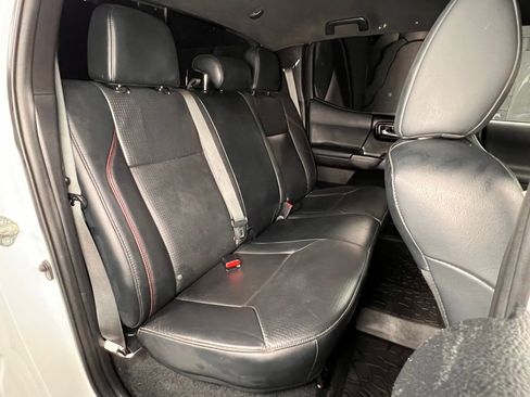 Used 2023 Toyota Tacoma TRD Off-Road w/ TRD Premium Off Road Package image 28