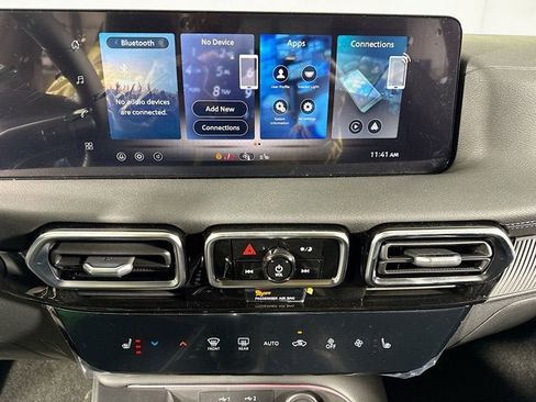 New 2026 Nissan Sentra SV image 13