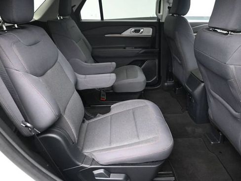 Certified 2025 Ford Explorer Active AWD/4WD image 14