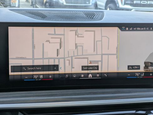 Used 2025 BMW X5 sDrive40i w/ Premium Package image 21