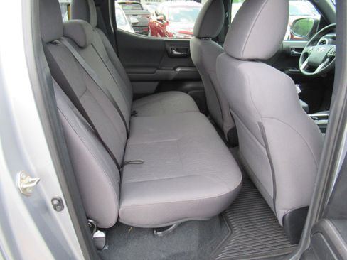 Used 2019 Toyota Tacoma TRD Sport RWD image 29
