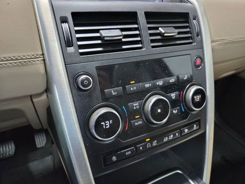 Used 2019 Land Rover Discovery Sport HSE image 25