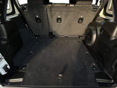 Used 2022 Jeep Wrangler Unlimited Sahara image 31