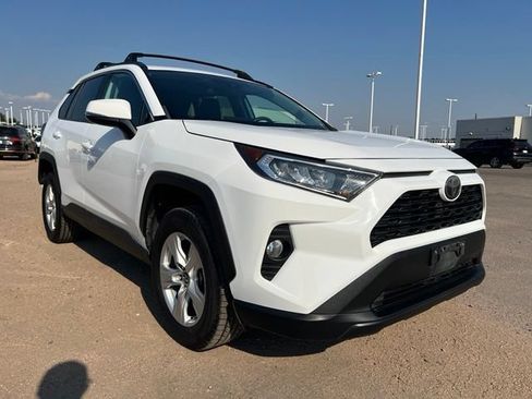 Used 2019 Toyota RAV4 XLE w/ Carpet Mat Package AWD/4WD image 8