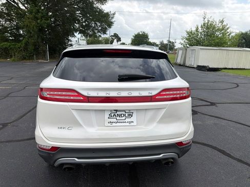 Used 2018 Lincoln MKC Select w/ Select Plus Package FWD image 4