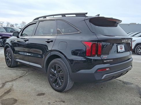 Used 2023 Kia Sorento S w/ Panoramic Sunroof Package image 5