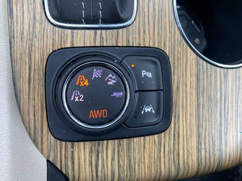 Used 2019 GMC Acadia Denali AWD/4WD image 41