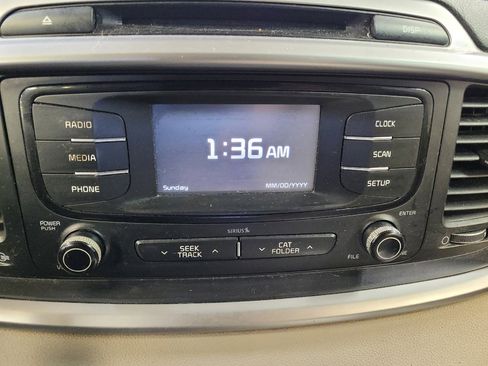 Used 2016 Kia Sorento AWD image 25